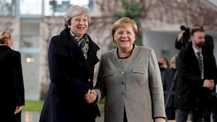 Moment stânjenitor pentru Theresa May înainte de întâlnirea cu Angela Merkel (VIDEO)