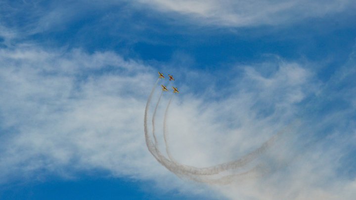 Astăzi este marcată ZIUA INTERNAŢIONALĂ A AVIAŢIEI CIVILE (GALERIE FOTO)