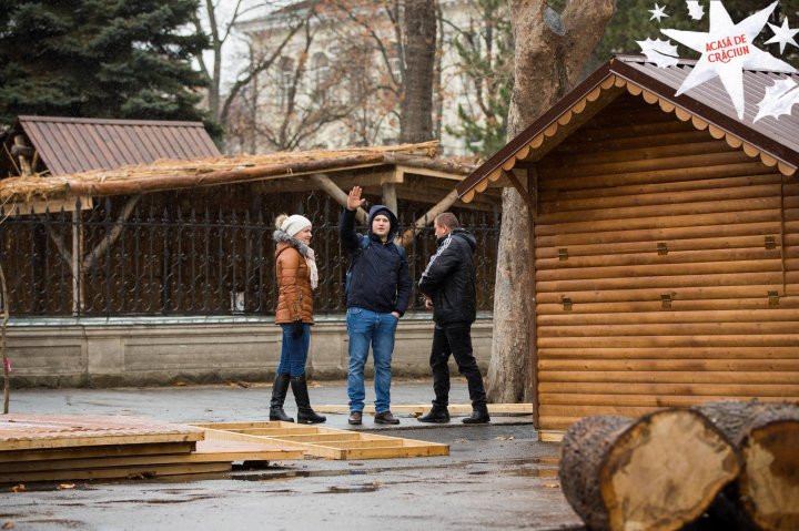 TÂRGUL DE CRĂCIUN este pregătit să-și primească oaspeții. Când se va deschide (FOTO)