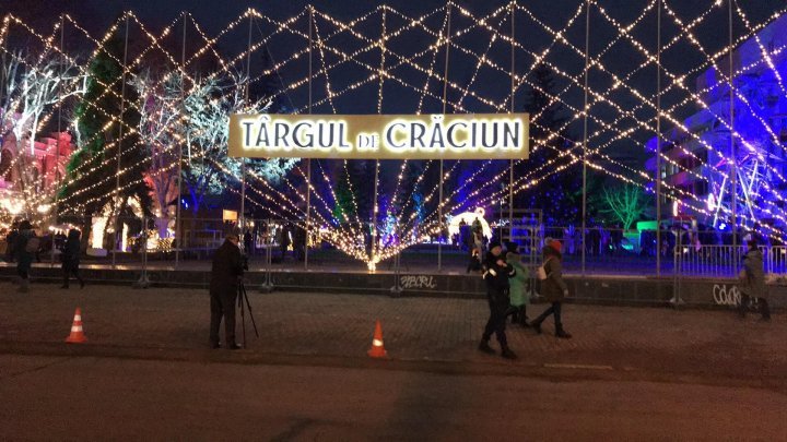 Târgul de Crăciun 2018: Mai mulţi copii au primit cadouri. Cum se distrează vizitatorii