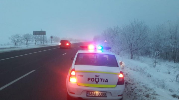 Opt accidente rutiere în doar 24 de ore. Avertismentul Poliţiei: Conduceţi cu prudenţă!