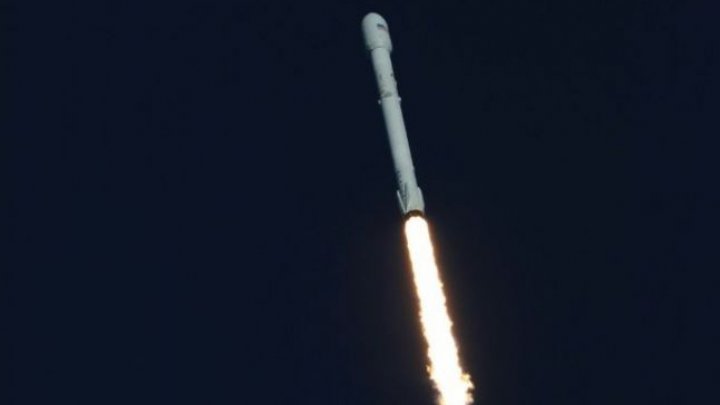 O rachetă SpaceX Falcon 9 s-a prăbuşit în Oceanul Atlantic. A ratat aterizarea la Cape Canaveral