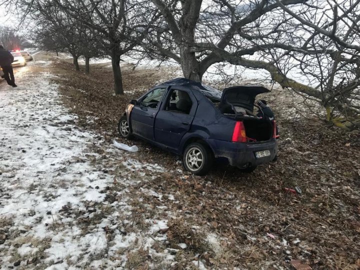 Familie distrusă într-un accident grav în apropierea satului Gura Galbenei. Doi soţi au murit, iar fetiţa lor de cinci ani, dusă la spital (FOTO)