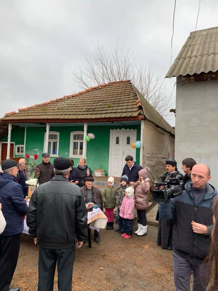 Cel mai bogat om din Moldova trăieşte în Revaca. A împlinit 100 de ani, înconjurat de copii, 23 de nepoţi şi 33 de strănepoţi (FOTO)