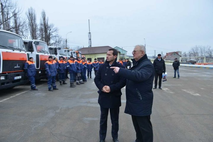 Înainte de sărbători, regia Autosalubritate a cumpărat 12 autospeciale noi (GALERIE FOTO)