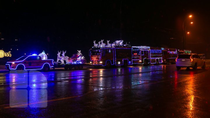 Pompierii şi salvatorii au lansat Caravana de Crăciun. Vor ajunge în 4 raioane ale ţării (FOTOREPORT)