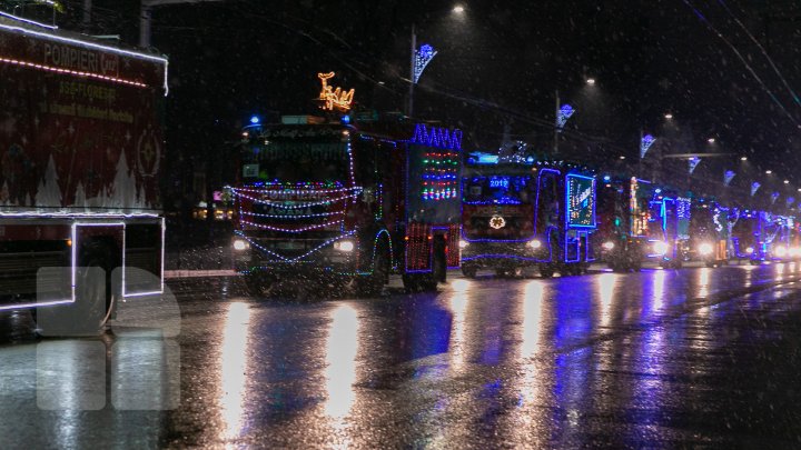 Pompierii şi salvatorii au lansat Caravana de Crăciun. Vor ajunge în 4 raioane ale ţării (FOTOREPORT)