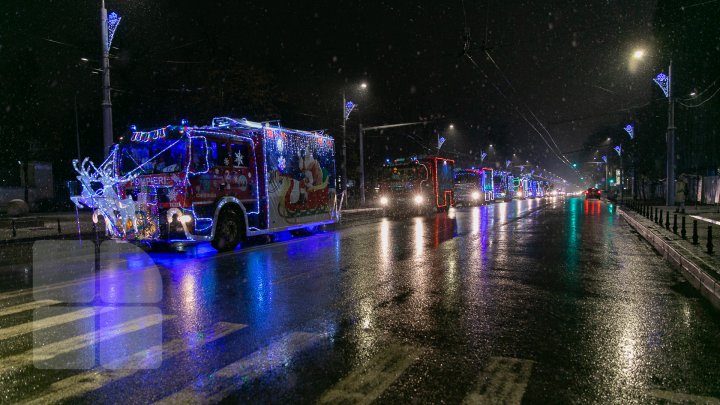 Pompierii şi salvatorii au lansat Caravana de Crăciun. Vor ajunge în 4 raioane ale ţării (FOTOREPORT)