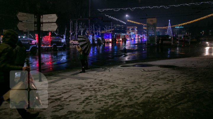 Pompierii şi salvatorii au lansat Caravana de Crăciun. Vor ajunge în 4 raioane ale ţării (FOTOREPORT)