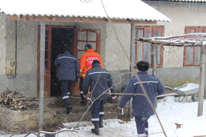 Tragedie în satul Brătuleni. O întreagă familie a murit într-un incendiu care le-a mistuit casa (FOTO)