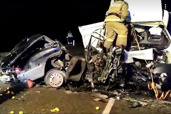 ACCIDENT TERIBIL în Krasnodar. Şase morţi după ce maşinile în care se aflau s-au ciocnit frontal