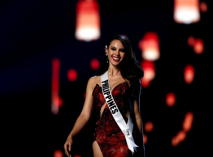 FRUMOASĂ, ZÂMBITOARE şi SCLIPITOARE! Ea este Miss Univers 2018. Are 24 de ani și nu a vizitat niciodată Europa (FOTO)