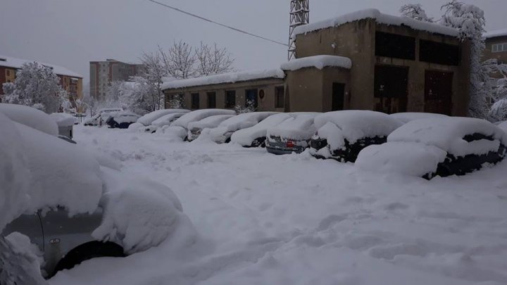 Vreme extremă în România. Zeci de şcoli au fost închise din cauza condiţiilor meteo nefavorabile