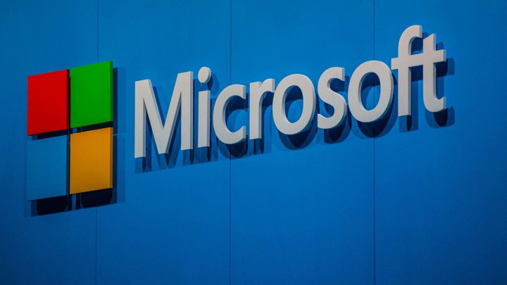 Microsoft depășește valoarea Apple și va termina anul bursier pe primul loc