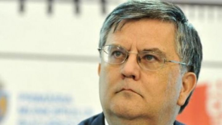 Rectorul Universităţii din Bucureşti, Mircea Dumitru a primit titlul de Doctor Honoris Causa din partea USM