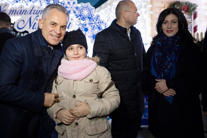 Vlad Plahotniuc, la Orăşelul de Crăciun din Nisporeni: Alături de pământenii mei am trăit momente frumoase (FOTO)