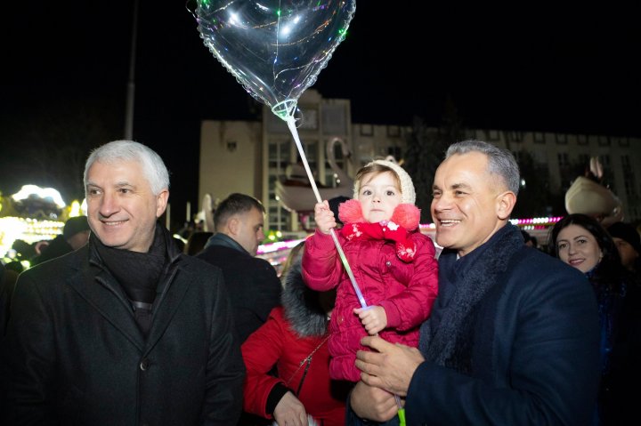 Vlad Plahotniuc, la Orăşelul de Crăciun din Nisporeni: Alături de pământenii mei am trăit momente frumoase (FOTO)