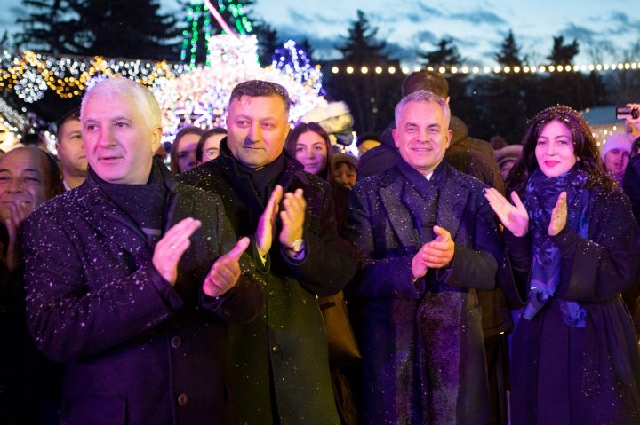 Vlad Plahotniuc, la Orăşelul de Crăciun din Nisporeni: Alături de pământenii mei am trăit momente frumoase (FOTO)