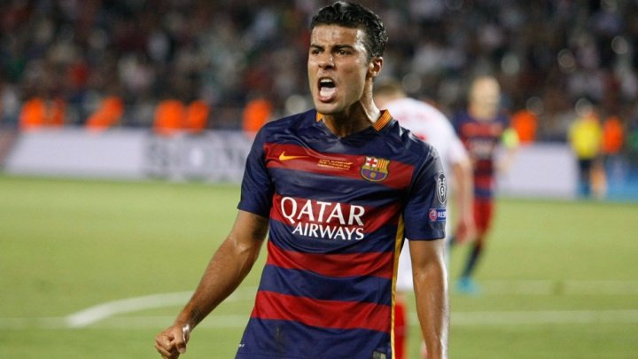 Mijlocaşul echipei FC Barcelona, Rafinha, operat cu succes la genunchi