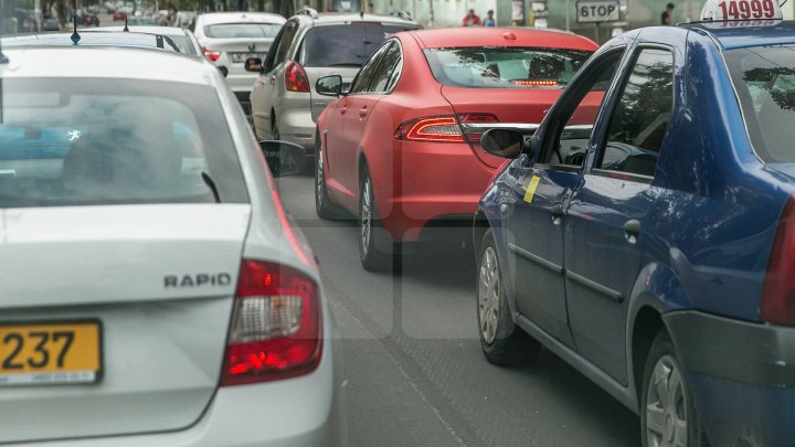 Cum se circulă în această seară pe străzile din Capitală