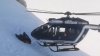 IMAGINI SPECTACULOASE în Alpi. Pilotul unui elicopter a făcut o manevră periculoasă de aterizare pentru a prelua un schior rănit