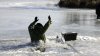 Salvatorii continuă Campania de prevenire a cazurilor de prăbușire sub gheață