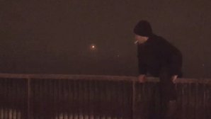 Un bărbat din Capitală a vrut să se arunce de pe Viaduct (VIDEO)