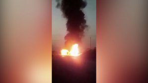 Un autobuz s-a ciocnit violent cu un camion: 27 de oameni au murit, iar patru au fost răniţi