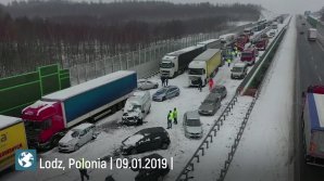 PUBLIKA WORLD. CARAMBOL pe şosea: 18 maşini s-au ciocnit în lanţ, iar şase persoane au fost transportate la spital (VIDEO)