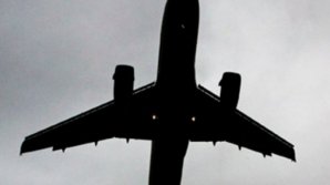 Panică la mii de metri altitudine. Un avion, lovit de fulger în timpul unui zbor (VIDEO)