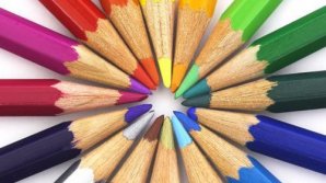 Vrea să ajungă în Cartea Recordurilor. Un tânăr pakistanez creează obiecte de artă din creioane colorate