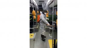 MĂSURI DE PREVENIRE A GRIPEI: În locurile publice, responsabilii au dublat cantitatea de dezinfectant