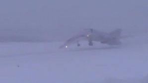 MOMENTUL PRĂBUȘIRII bombardierului Tupolev Tu-22M din Rusia în care au murit doi oameni (VIDEO)