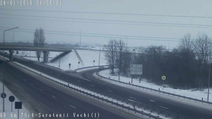 ATENȚIE ȘOFERI! Vremea rea a pus stăpânire pe toată țara. Cum se circulă la această oră pe drumurile naționale (FOTO)