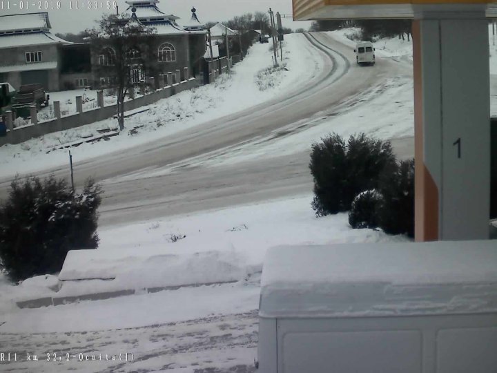 Cod galben de ninsoare abundentă în țară. Cum se circulă pe drumurile naționale (GALERIE FOTO)