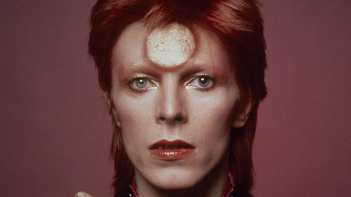 La trei ani după mortea legendarului David Bowie, noi piese vor fi lansate pe vinil