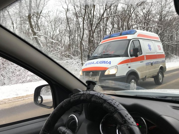 Accident grav pe traseul Chișinău-Hîncești cu implicarea unui BMW: Sunt răniți (FOTO)