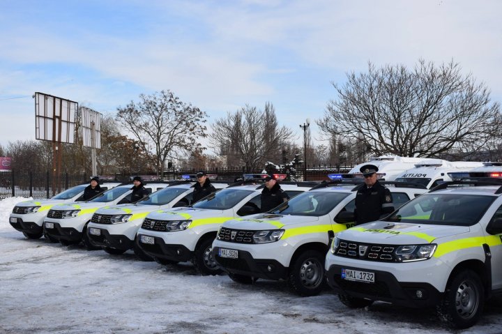 Alte 39 de maşini noi au intrat în dotarea poliţiei. Cum arată (FOTO)