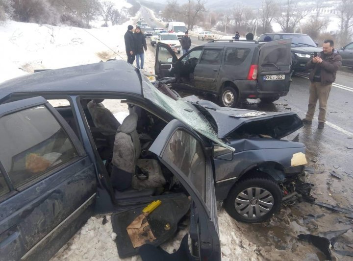 ACCIDENT FATAL în satul Bardar. Două persoane au MURIT, printre care un bebeluș (IMAGINI CU PUTERNIC IMPACT EMOŢIONAL)