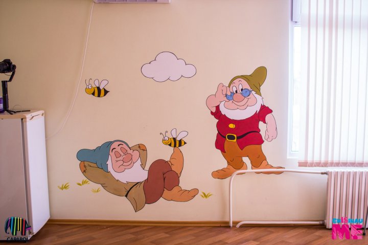 TERAPIE ÎN CULORILE COPILĂRIEI. În secţia Nr.3 a Spitalului Clinic Municipal Nr.1 au fost desenate persoanje din povești (FOTO)