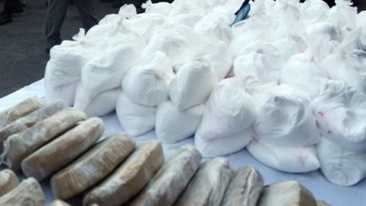 CAPTURĂ RECORD de cocaină. Unde a fost ascunsă "marfa". Oamenii legii au efectuat descinderi de amploare