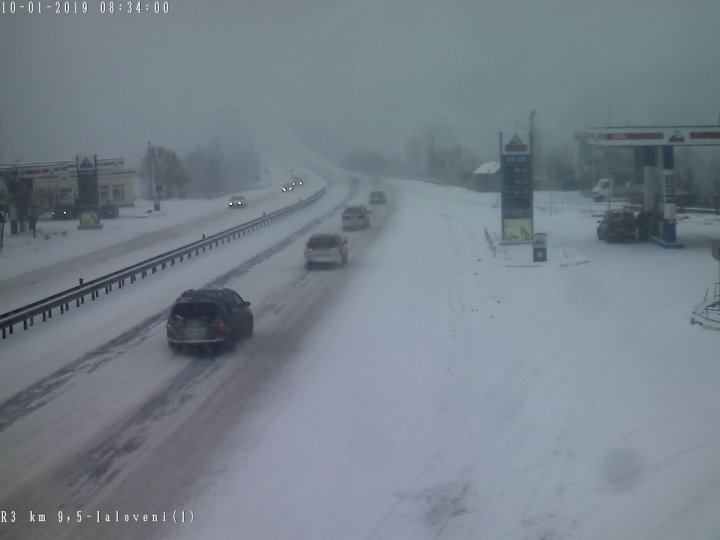 NINGE în mai multe localități din țară. Cum se circulă pe drumurile naționale (FOTO)