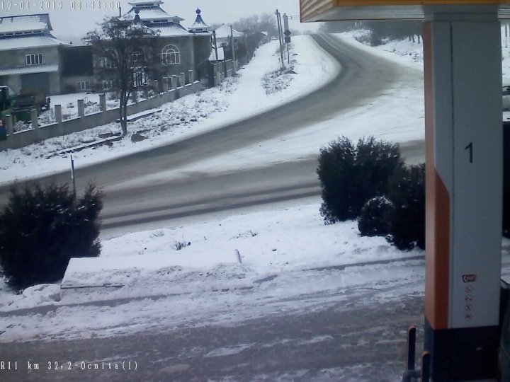 NINGE în mai multe localități din țară. Cum se circulă pe drumurile naționale (FOTO)