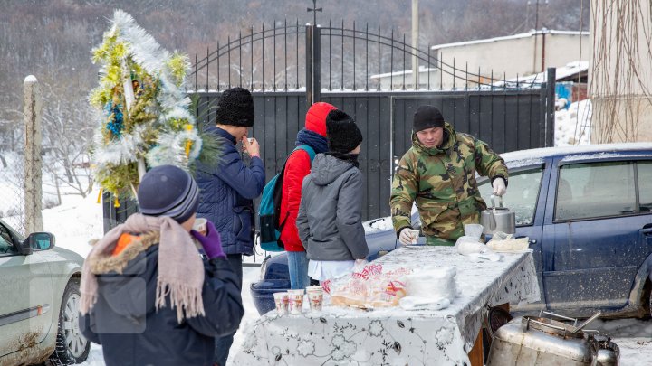 Festivalul colindelor la Manastirea Tiganesti (FOTOREPORT)