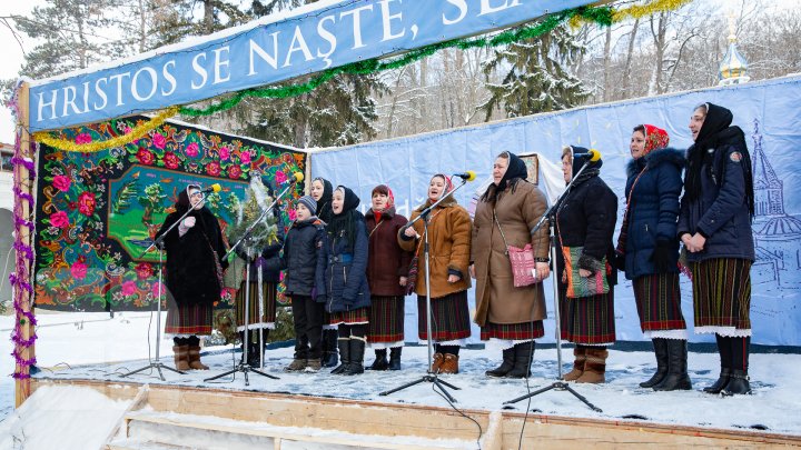 Festivalul colindelor la Manastirea Tiganesti (FOTOREPORT)