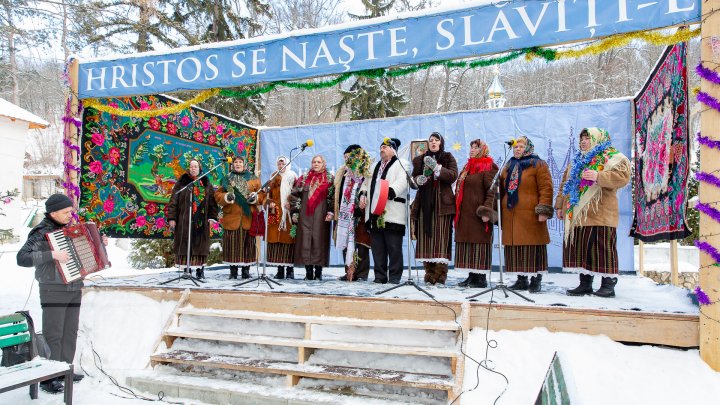 Festivalul colindelor la Manastirea Tiganesti (FOTOREPORT)