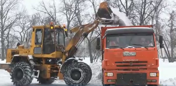 MOSCOVA a fost lovită de cea mai puternică FURTUNĂ DE ZĂPADĂ din ultimii 70 de ani