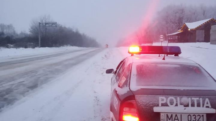 NINGE în mai multe localități din țară. Cum se circulă pe drumurile naționale (FOTO)