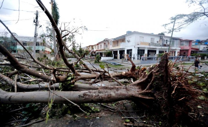 Tornadă ucigașă în Cuba: Cel puţin 4 morţi şi 195 de răniţi