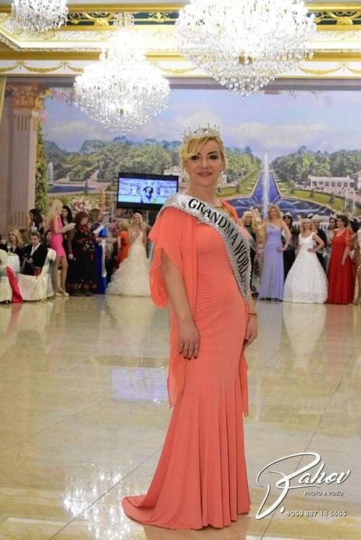 (FOTO) Cea mai frumoasă bunică din lume este din Ialoveni. Arată ca o divă şi are o POVESTE DE VIAŢĂ IMPRESIONANTĂ